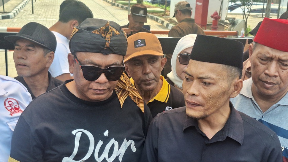 DPP PKS Didatangi Massa Desak Tetap Dukung Anies di Pilgub DKI