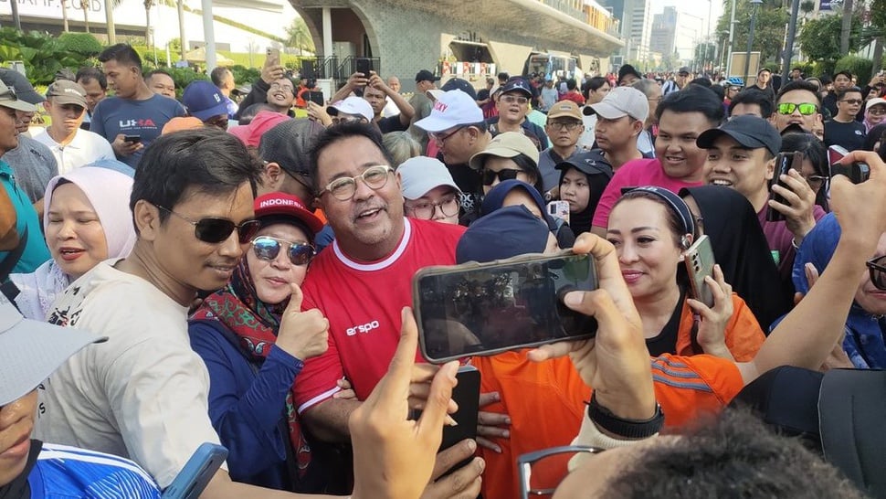 Ke CFD, Rano Karno Mengaku Baru Pertama Kali Naik MRT di Jakarta