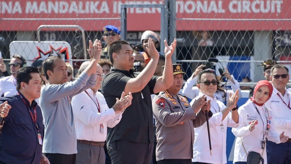 Jokowi Menyaksikan MotoGP Pertamina Grand Prix of Indonesia 2024