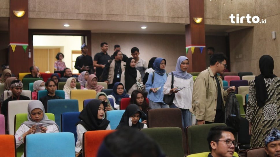 2024/10/02/100224-tiktok-goes-to-campus-bandung-web-fiz-03_ratio-16x9.jpg