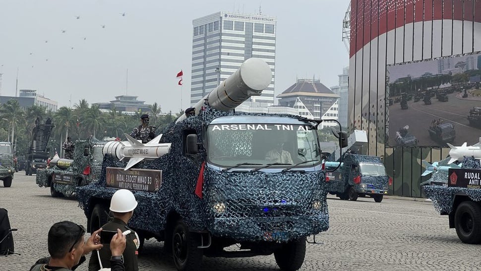 Polisi Rekayasa Lalin Hingga Sudirman saat Pawai HUT TNI ke-79