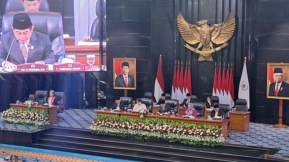 5 Pimpinan DPRD DKI Resmi Bertugas Usai Ucapkan Sumpah Jabatan