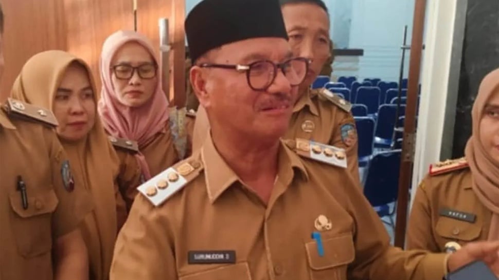 Profil Bupati Konsel Surunuddin, Kenapa Copot Camat Baito?