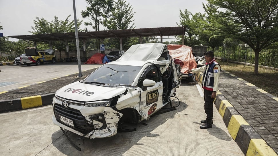 Polisi Periksa Sopir Box Penabrak Mobil TV One di Pemalang