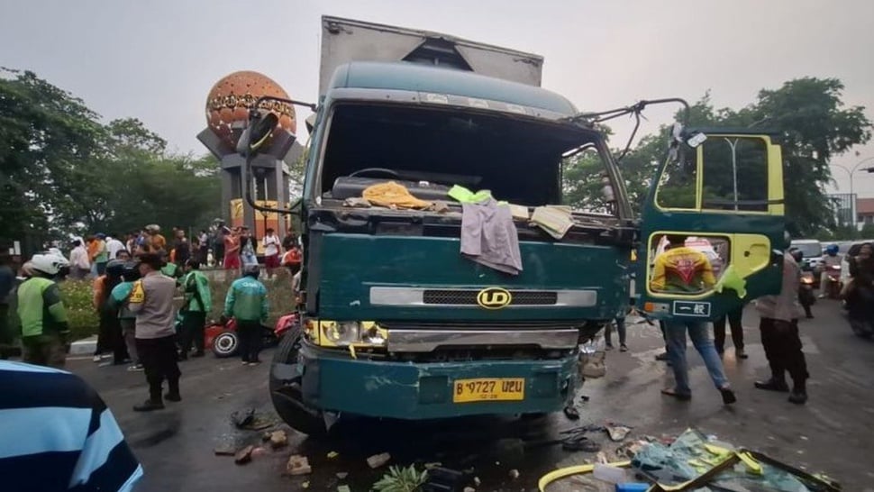 Sopir Truk Ugal-ugalan Di Tangerang Ditetapkan Jadi Tersangka