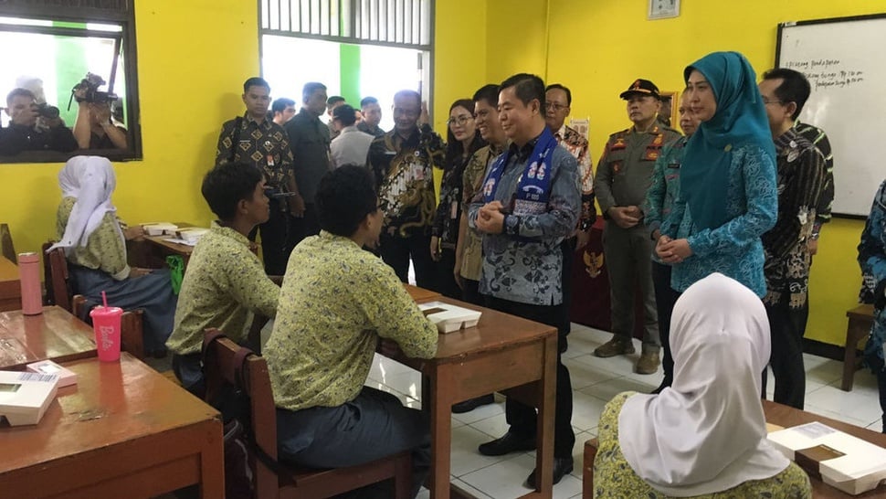 Uji Coba MBG di Kepulauan Seribu, Makanan Dibawa dari Luar Pulau