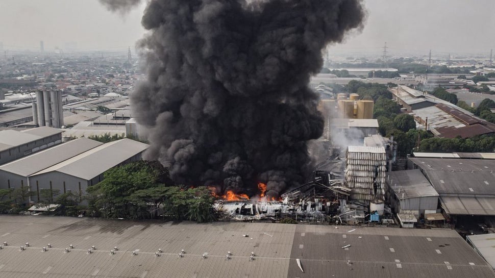 9 Orang Tewas akibat Kebakaran Pabrik Pakan Ternak di Bekasi