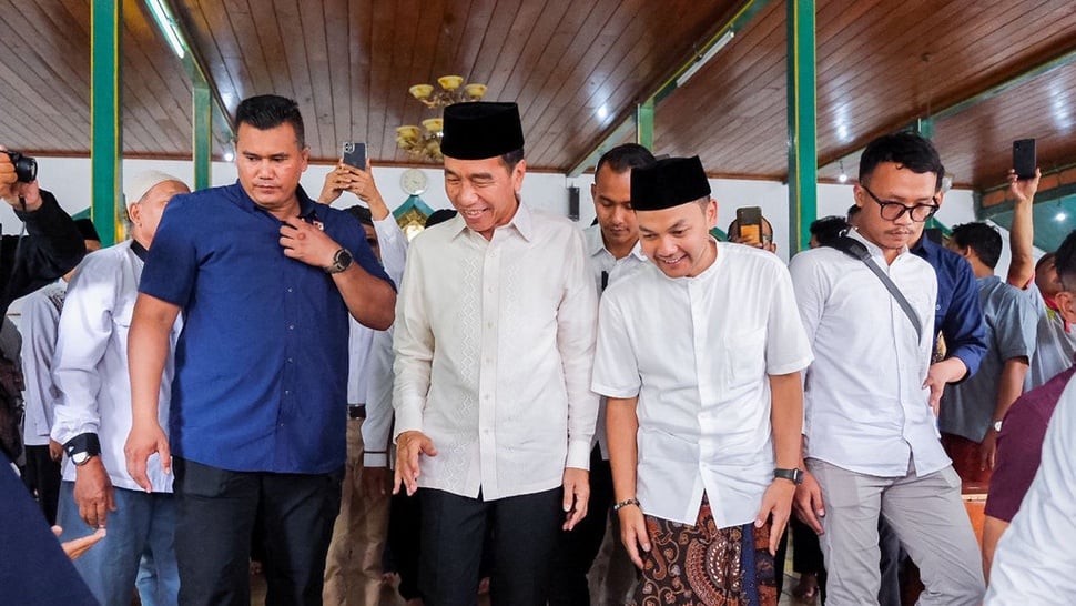 Respati Temani Jokowi Salat Jumat & Mengaku Kerap Diskusi