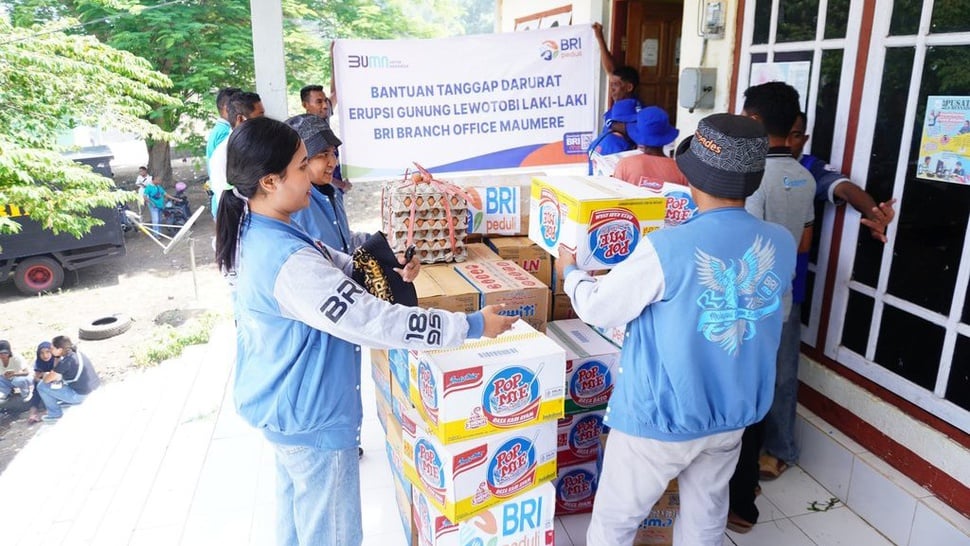 BRI Peduli Bantu Korban Erupsi Gunung Lewotobi Laki Laki