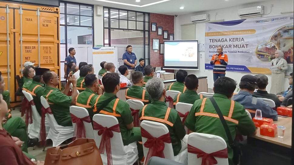 Pelindo Terminal Petikemas Aktif Sosialisasikan Safety Awareness