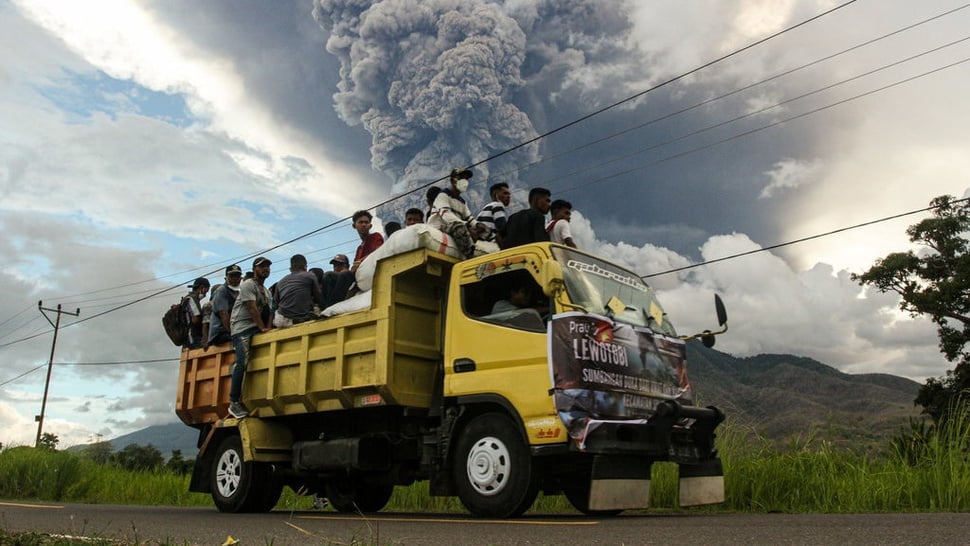 2024/11/07/antarafoto-erupsi-gunung-lewotobi-laki-laki-1730958336.jpg