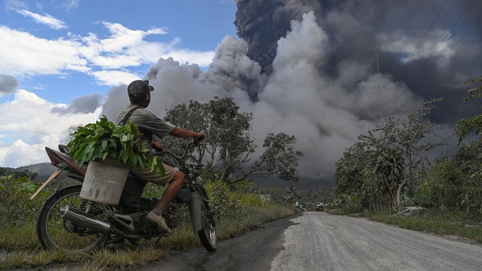 2024/11/07/antarafoto-erupsi-gunung-lewotobi-laki-laki-meningkat-1730958354.jpg