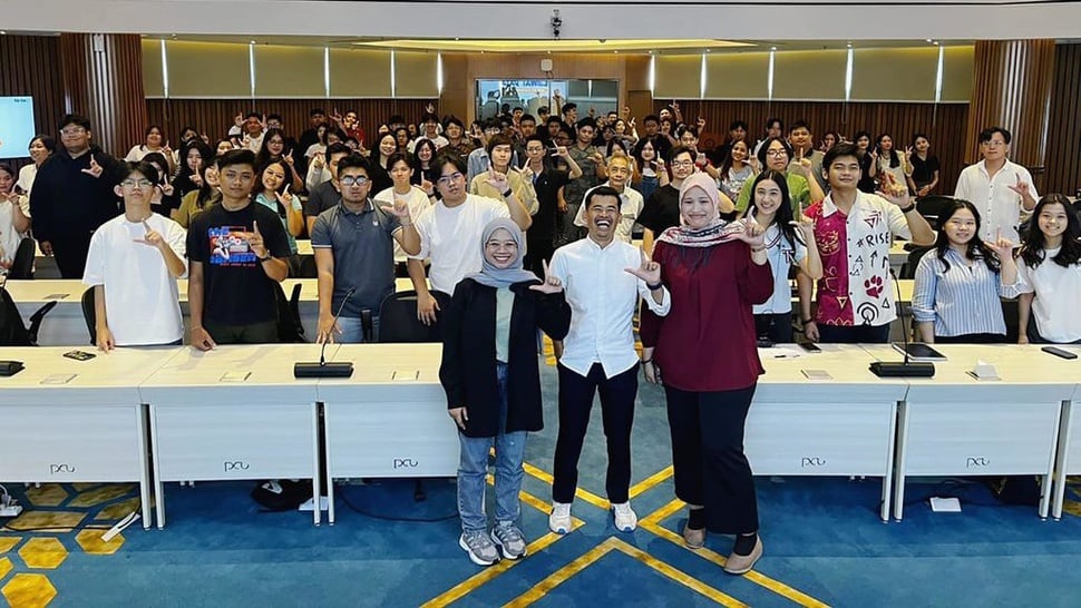 Final Roadshow Kelas Tirto Surabaya: Literasi Keuangan & Data