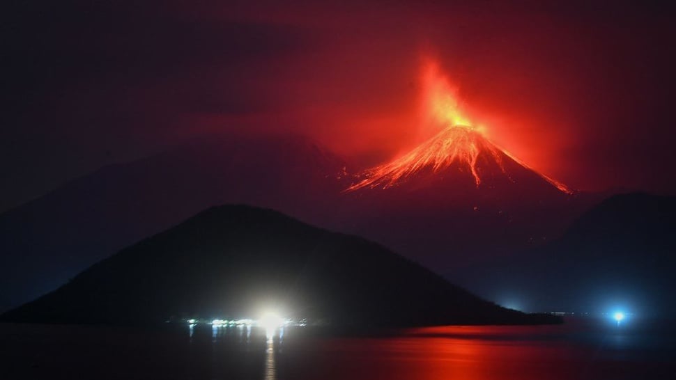 Erupsi Gunung Lewotobi Laki Laki