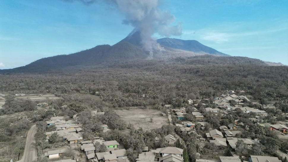 Update Terkini Gunung Lewotobi Laki-laki: Status Naik Jadi Awas