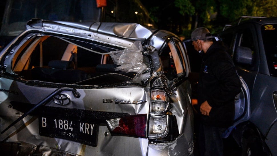 Korban Kecelakaan Tol Cipularang KM 92 Menjadi 30 Orang