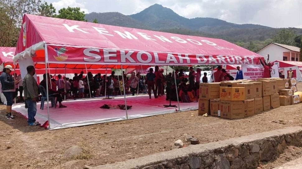 Kemensos: Tenda Pengungsi Lewotobi Dilengkapi Palet Tahan Hujan