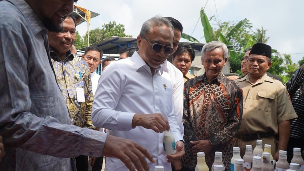 Zulhas Tak Mau Berikan Izin ke Importir yang Tak Beli Susu Lokal