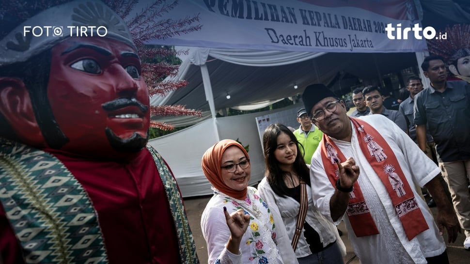 2024/11/27/foto-tirto-momen-calon-gubernur-jakarta-memilih-di-pilkada-2024-3-03.jpg