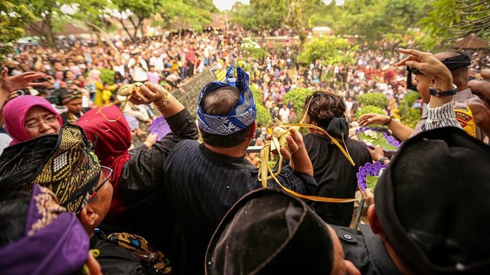 Perang Topat di Desa Lingsar, Bertempur untuk Harmoni Kehidupan