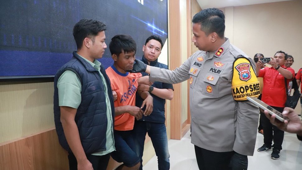 Polisi Tangkap Pelaku Pembunuhan Satu Keluarga di Kediri