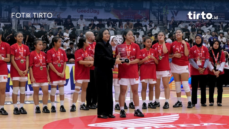 2024/12/08/foto-tirto-web-rekor-baru-penonton-basket-indonesia-di-final-dbl-jakarta_5.jpg