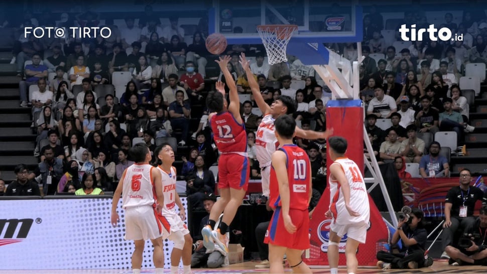 2024/12/08/foto-tirto-web-rekor-baru-penonton-basket-indonesia-di-final-dbl-jakarta_6.jpg