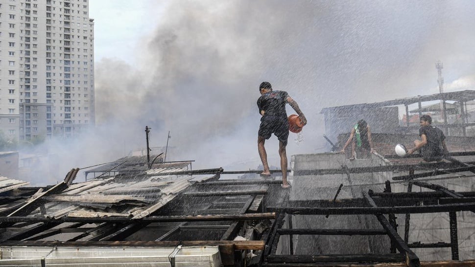 BPBD Jakarta Catat 13 Korban Luka Akibat Kebakaran di Kemayoran