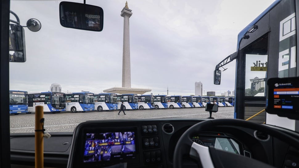 Transjakarta Luncurkan 200 Bus Listrik demi Kurangi Emisi di DKJ