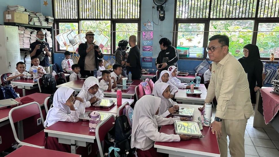 Di Tapos, Makan Bergizi Gratis Dibagikan ke 16.000 Penerima