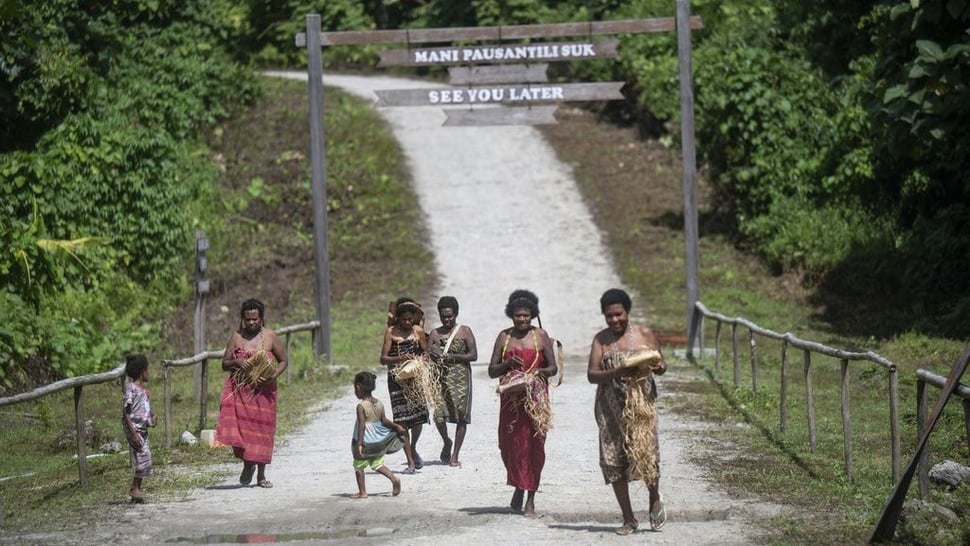 Menjaga Hutan Sumber Kehidupan Suku Moi