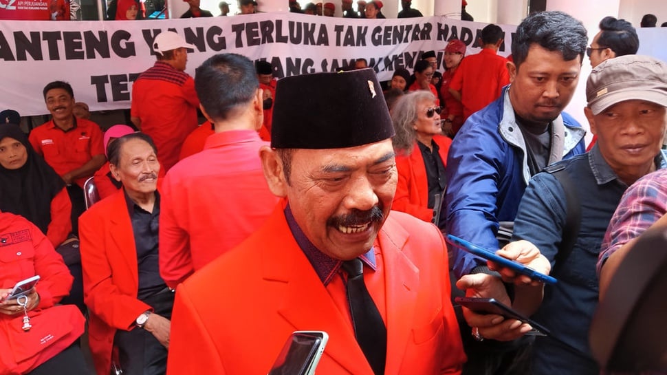 PDIP Solo Gelar Aksi Cap Jempol Darah, Dukung Mega Jadi Ketum