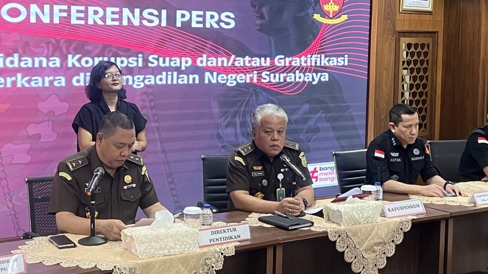 Kejagung Tahan Eks Ketua PN Surabaya di Kasus Ronald Tannur