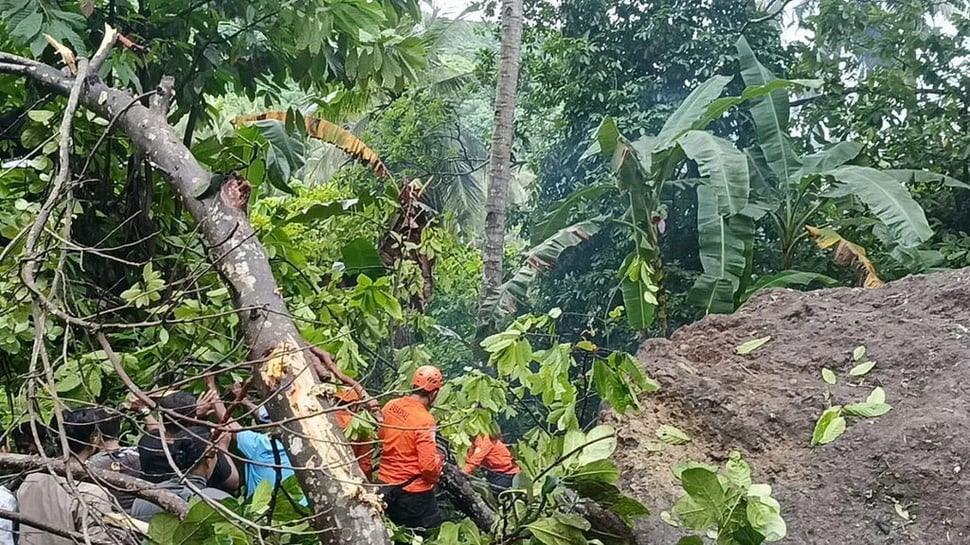 Batu Besar Menimpa Tempat Meditasi di Klungkung, 4 Orang Tewas