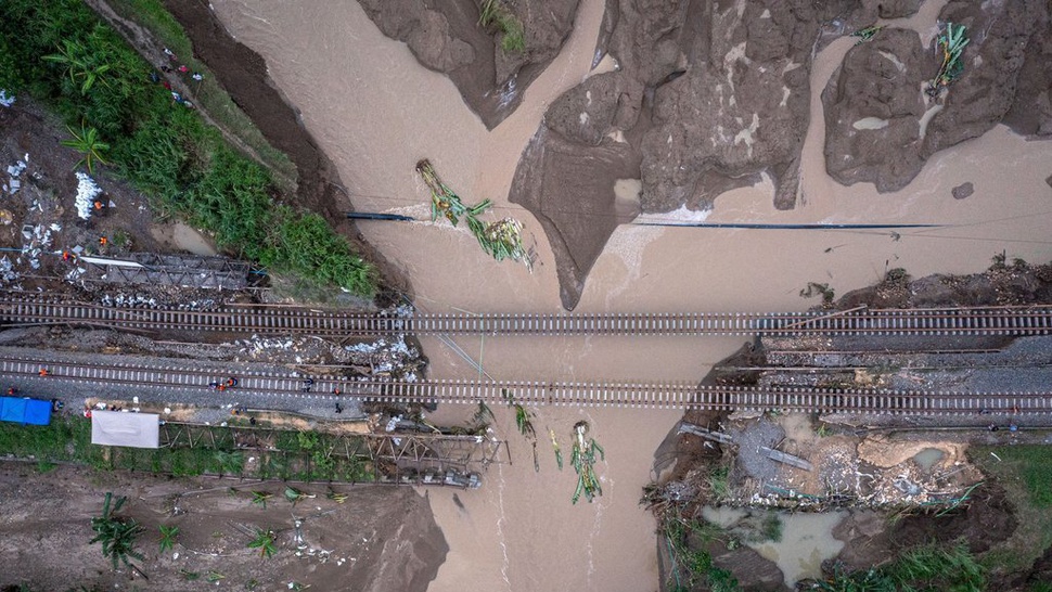 KAI Kembalikan 100 Persen Tiket Penumpang Buntut Banjir Grobogan