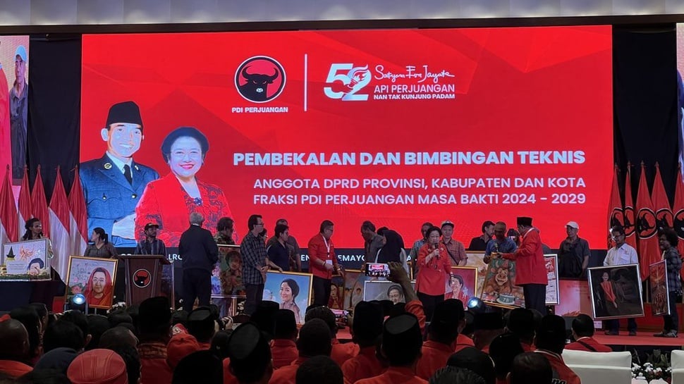 Megawati ke Polisi: Mbok Jangan Suka Nangkepin Orang!