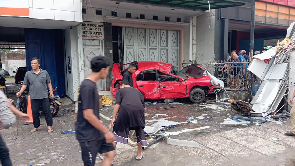 Kecelakaan Beruntun Terjadi di Jatinangor, 1 Orang Meninggal