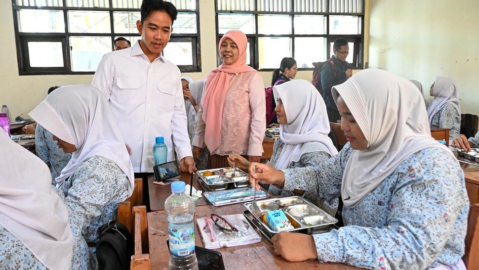 Wapres Gibran Tinjau Program MBG di SMP dan SMA Depok