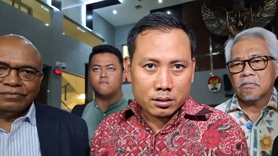 KPK Cecar Staf Sekjen PDIP Hasto soal Pesan Menenggelamkan HP