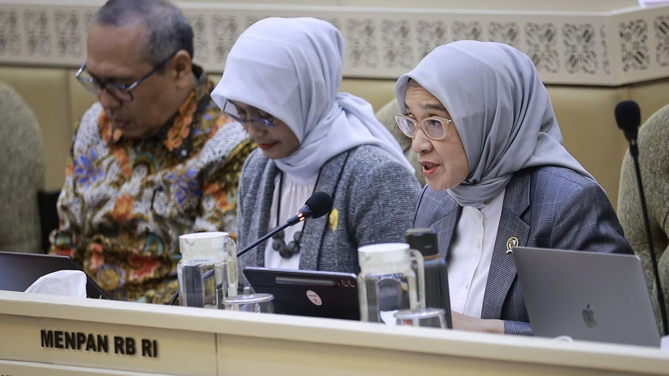 Alasan Pemerintah Tunda Pengangkatan Calon PNS & PPPK 2024