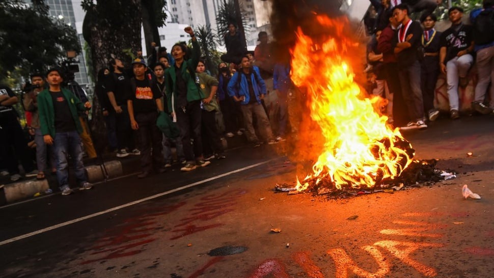 2025/02/17/antarafoto-mahasiswa-tuntut-evaluasi-pemotongan-anggaran-pendidikan-1739797308_ratio-16x9.jpg