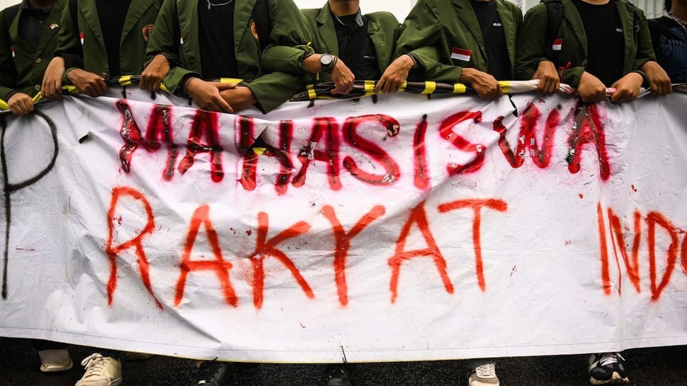 Aksi Demo 'Indonesia Gelap' Tolak Efisiensi Anggaran