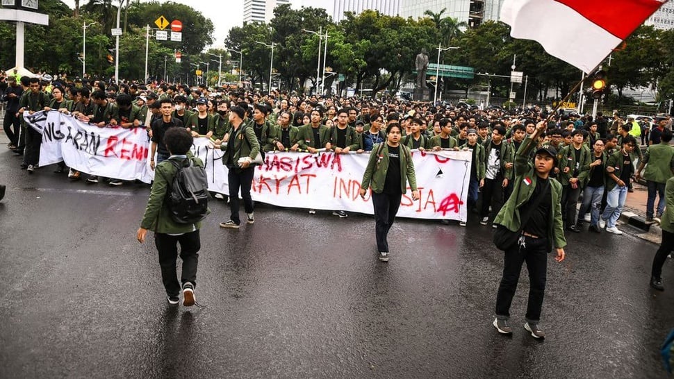 2025/02/17/antarafoto-mahasiswa-tuntut-evaluasi-pemotongan-anggaran-pendidikan-1739797312_ratio-16x9.jpg