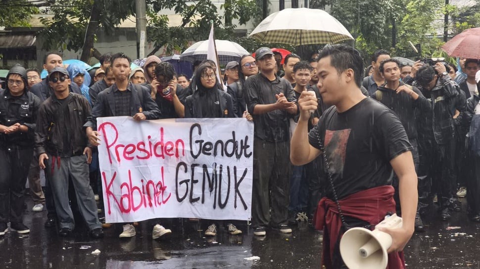 2025/02/17/demo-mahasiswa-di-gedung-dprd-jawa-barat--2_ratio-16x9.jpg