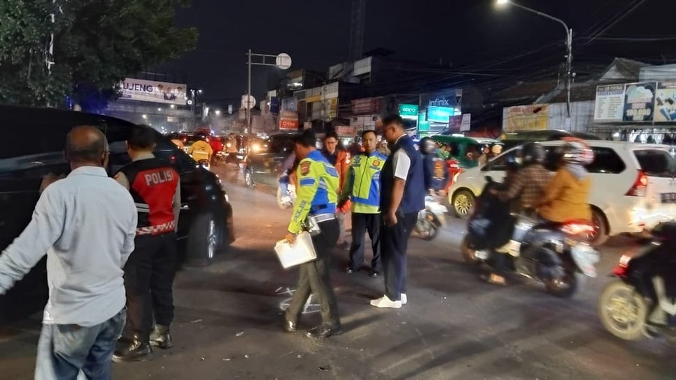 Kecelakaan Beruntun Terjadi Depan Terminal Cicaheum, 1 Tewas