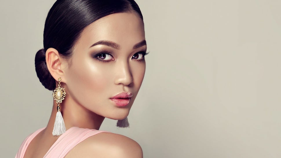 5 Perbedaan Makeup Flawless dan Natural