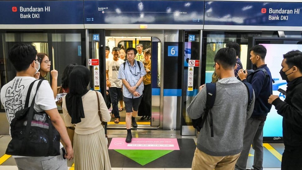 Aturan Buka Puasa di KRL, MRT, LRT dan TJ saat Ramadhan 2025