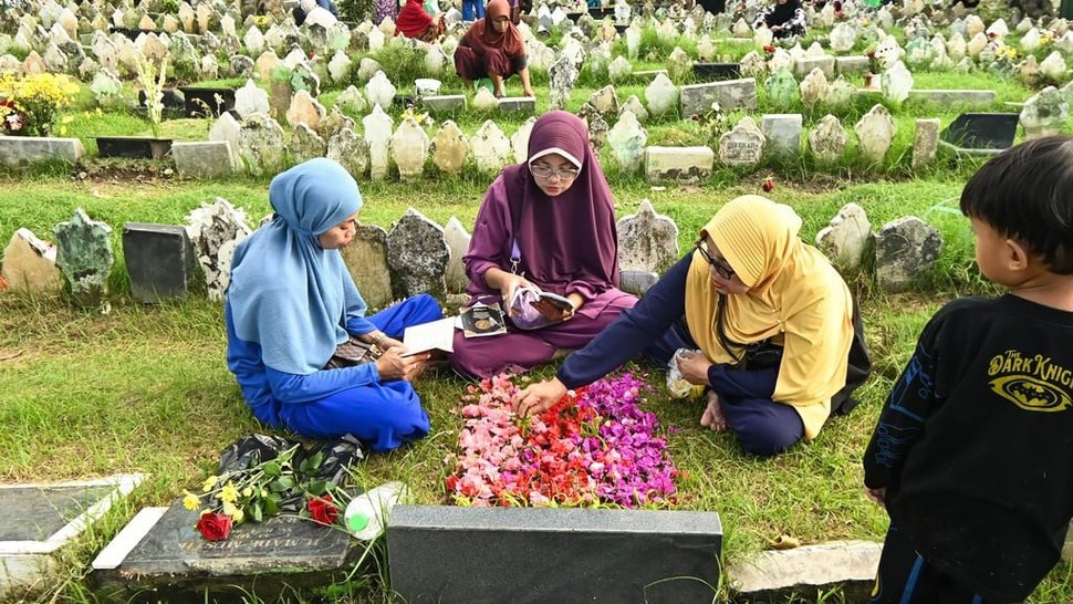 2025/02/28/antarafoto-tradisi-ziarah-kubur-jelang-ramadhan-di-bali-1740723867_ratio-16x9.jpg