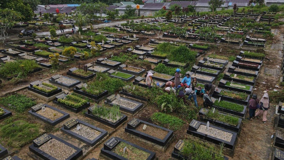 2025/02/28/antarafoto-tradisi-ziarah-makam-jelang-ramadhan-di-kendari-1740723871_ratio-16x9.jpg