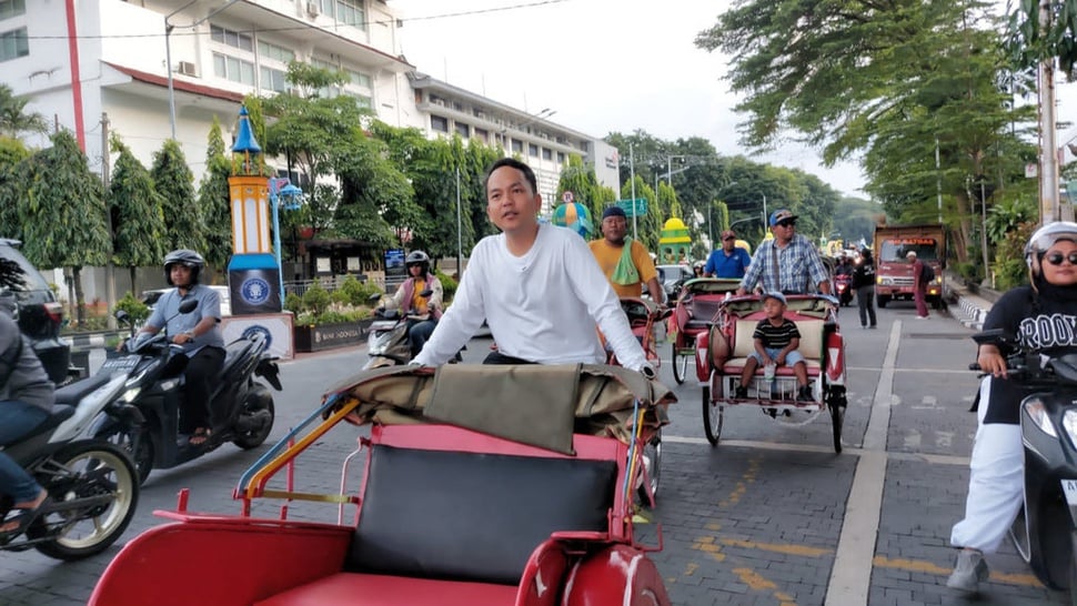 Respati Ardi Diminta Buatkan Jalur Khusus Becak di Solo